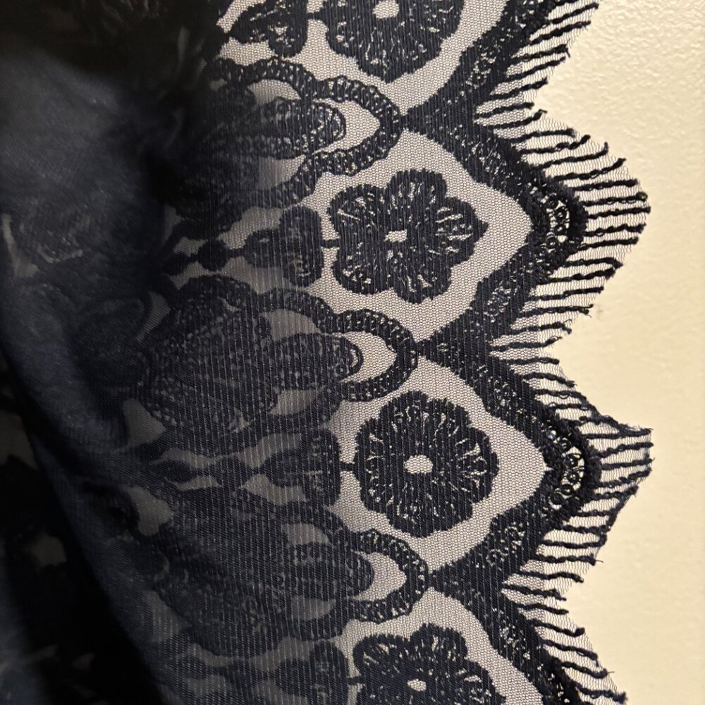 Tadashi Shoji Navy blue floral lace shimmering sequin Formal cover up/poncho - Picture 10 of 15